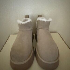 Koolaburra Tan Kids Boots with White Fur